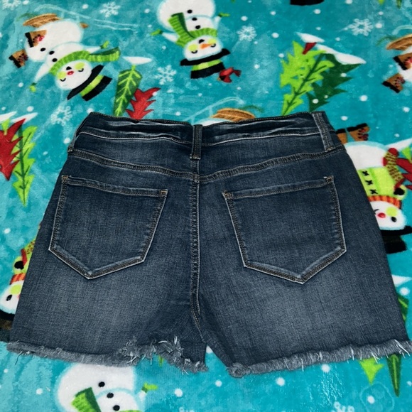 Jean shorts - Picture 2 of 3